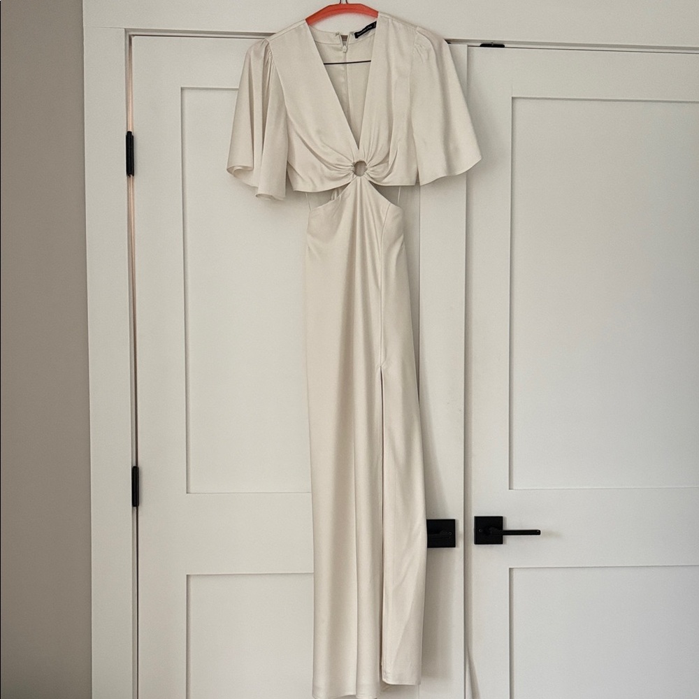 Elegant Ivory Dress with Ring Detail (Abercrombie)